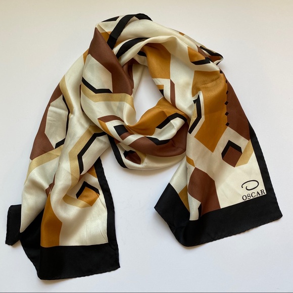 Vintage Oscar De La Renta scarf - Picture 1 of 3